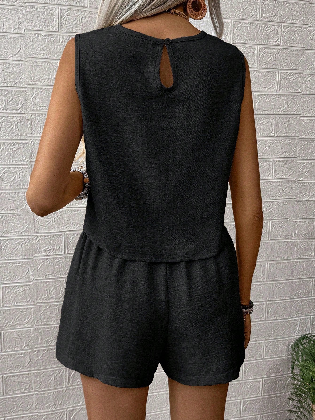 LUNE Ladies' Solid Color Simple Daily Sleeveless Top and Shorts Set